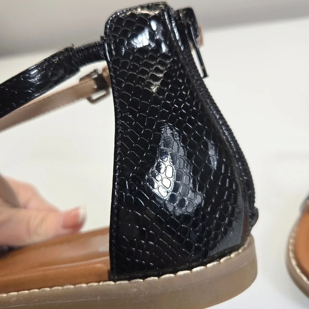 Mix No 6 Strappy Flat Gladiator Sandals 9 Black Vegan Leather Snakeskin Embossed